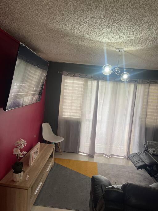 New Kingston Retreat Apartment Luaran gambar