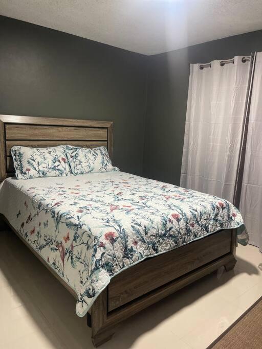 New Kingston Retreat Apartment Luaran gambar
