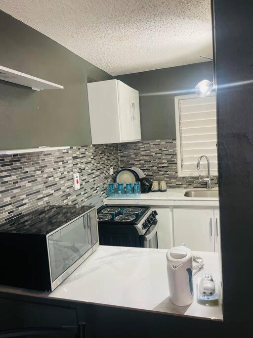 New Kingston Retreat Apartment Luaran gambar